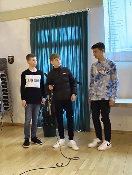 Video von der Jugend angekündigt von Michael, Tamino, Niklas